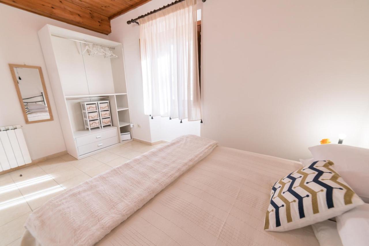 Yenne Rooms Wifi-Ac 칼리아리 외부 사진