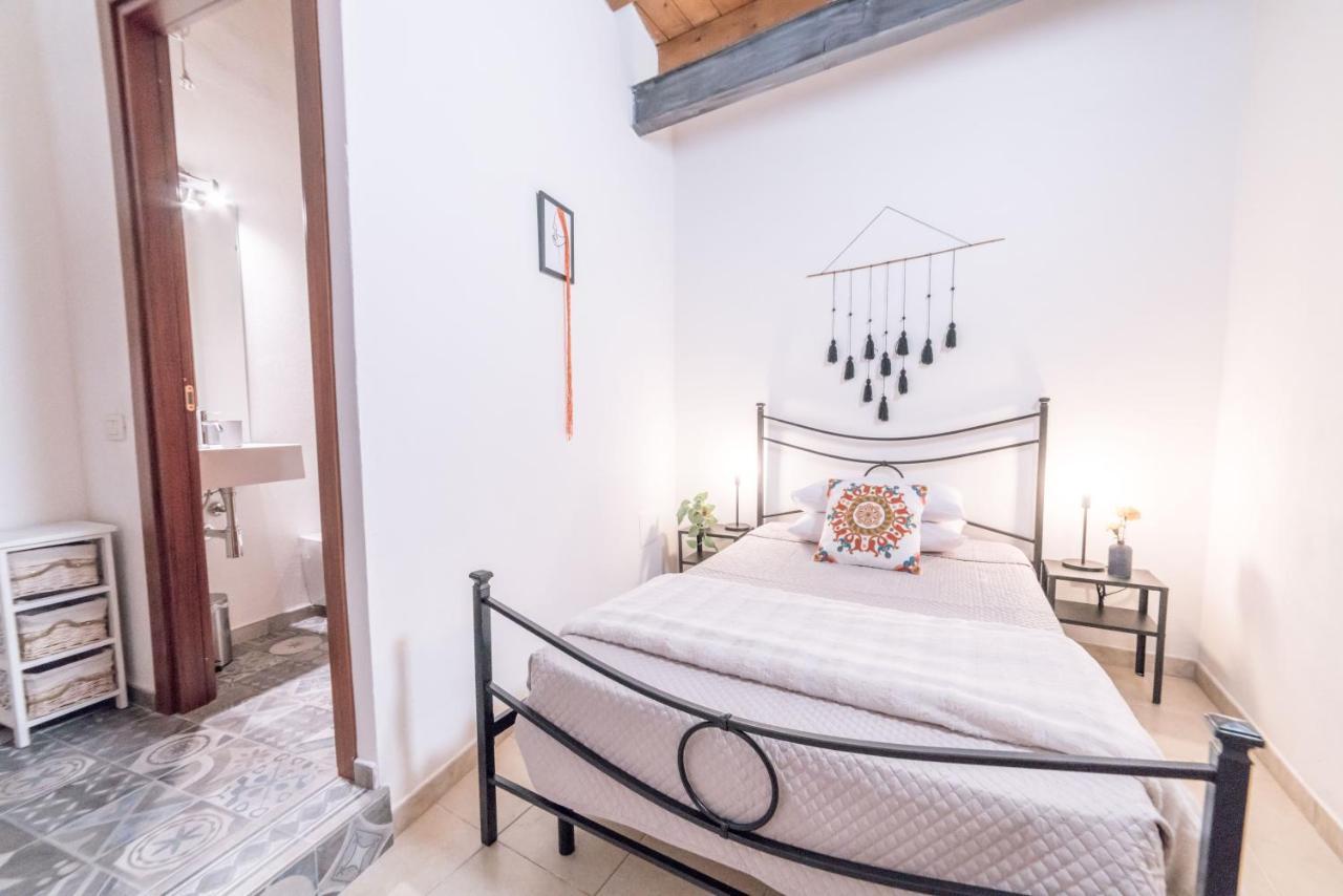 Yenne Rooms Wifi-Ac 칼리아리 외부 사진