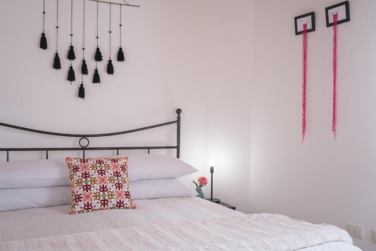 Yenne Rooms Wifi-Ac 칼리아리 외부 사진